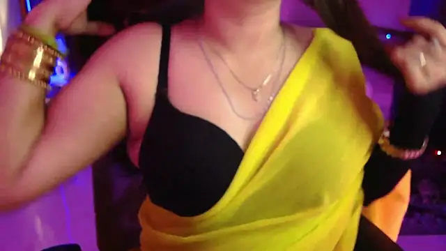 Snapshot of Mitikaa chatting on October 2025 02:14:02 PM Mitikaa online show from October 2025 02:14:02 PM