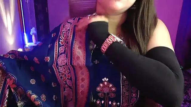 Snapshot of Mitikaa chatting on October 2025 02:14:02 PM Mitikaa online show from October 2025 02:14:02 PM