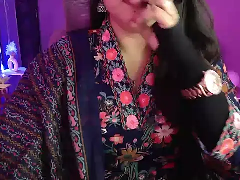 Snapshot of Mitikaa chatting on September 2025 02:23:02 PM Mitikaa online show from September 2025 02:23:02 PM