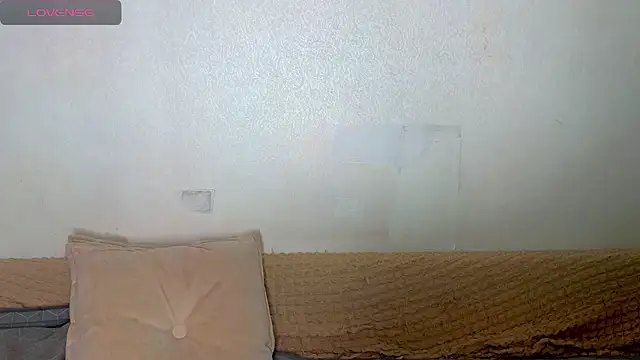 Snapshot of emilytrays chatting on February 2026 07:30:01 AM emilytrays online show from February 2026 07:30:01 AM