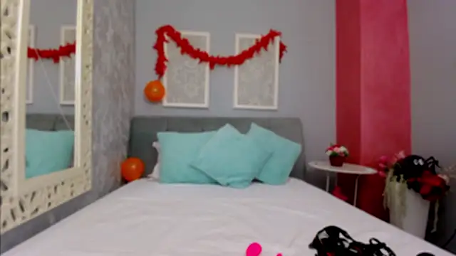 Snapshot of LustyRosee chatting on November 2025 05:00:02 AM LustyRosee online show from November 2025 05:00:02 AM