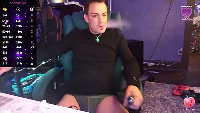 Snapshot of PrisBrayden chatting on December 2025 09:37:02 AM PrisBrayden online show from December 2025 09:37:02 AM