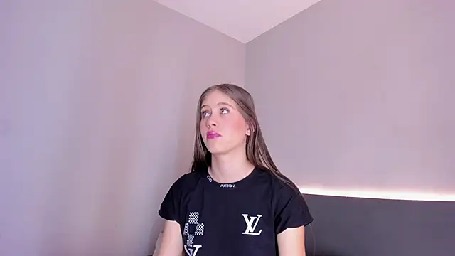 sara  jones gh online show from November 2025 07:50:02 PM