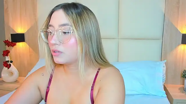 Snapshot of antonella_cutie_ chatting on May 2026 02:12:02 PM antonella cutie online show from May 2026 02:12:02 PM