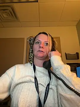 Snapshot of kittiekatieyogi chatting on February 2025 06:09:02 PM kittiekatieyogi online show from February 2025 06:09:02 PM