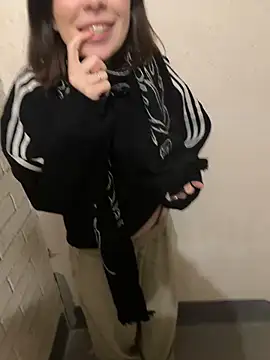 Snapshot of Alexandria_Balenciaga chatting on January 2025 11:33:01 PM Alexandria Balenciaga online show from January 2025 11:33:01 PM