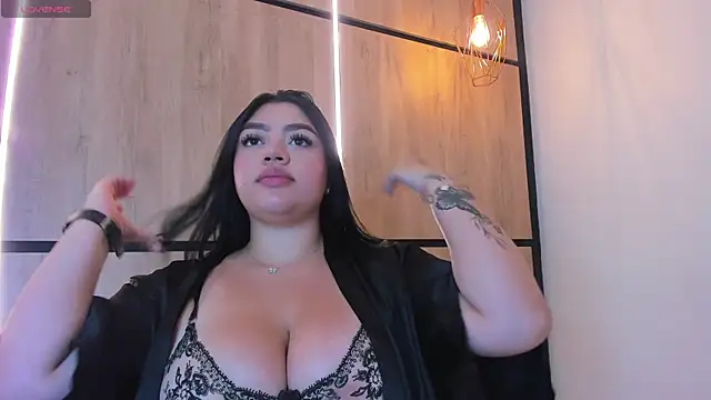 Snapshot of ashlyn_parker chatting on November 2025 08:08:01 PM ashlyn parker online show from November 2025 08:08:01 PM