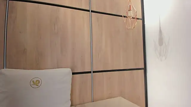 ashlyn parker online show from February 2026 08:20:01 PM