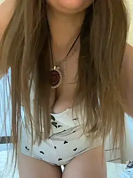 mewKate online show from May 2026 08:12:01 PM