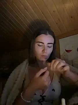 Snapshot of mewKate chatting on November 2025 05:39:01 PM mewKate online show from November 2025 05:39:01 PM