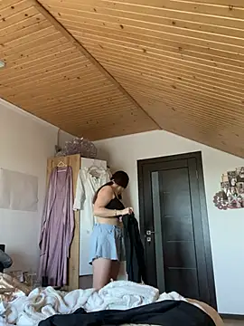 mewKate online show from May 2026 04:22:02 PM