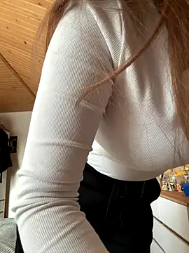 Snapshot of mewKate chatting on November 2025 11:59:02 AM mewKate online show from November 2025 11:59:02 AM