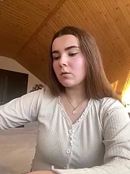 Snapshot of mewKate chatting on March 2025 03:40:01 PM mewKate online show from March 2025 03:40:01 PM