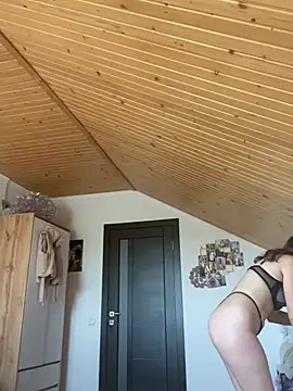 mewKate online show from May 2026 03:17:02 PM