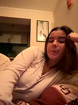 Snapshot of mewKate chatting on October 2025 09:49:02 PM mewKate online show from October 2025 09:49:02 PM