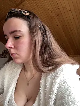 mewKate online show from April 2026 03:57:02 PM