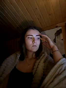 Snapshot of mewKate chatting on November 2025 06:08:01 PM mewKate online show from November 2025 06:08:01 PM