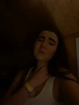 mewKate online show from April 2026 09:17:02 PM