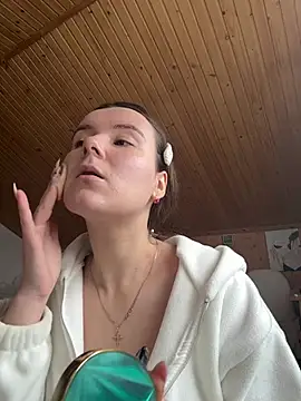 Snapshot of mewKate chatting on February 2026 12:35:01 PM mewKate online show from February 2026 12:35:01 PM