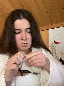 mewKate online show from April 2026 12:40:02 PM