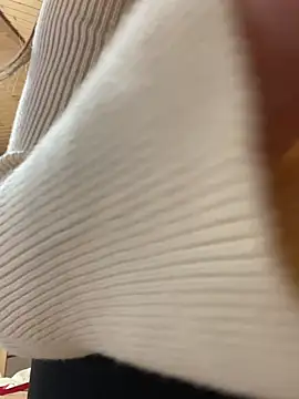 mewKate online show from April 2026 05:28:01 PM