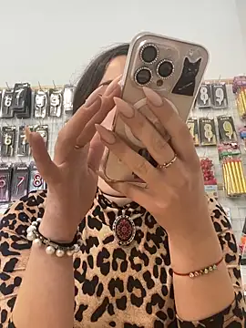 mewKate online show from May 2026 02:47:01 PM