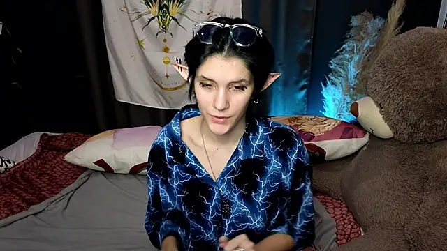 Hyeon Jin online show from January 2025 12:00:01 AM