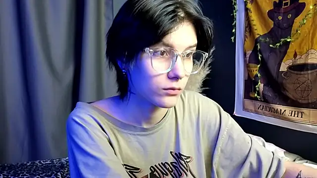 Hyeon Jin online show from February 2025 08:41:01 PM