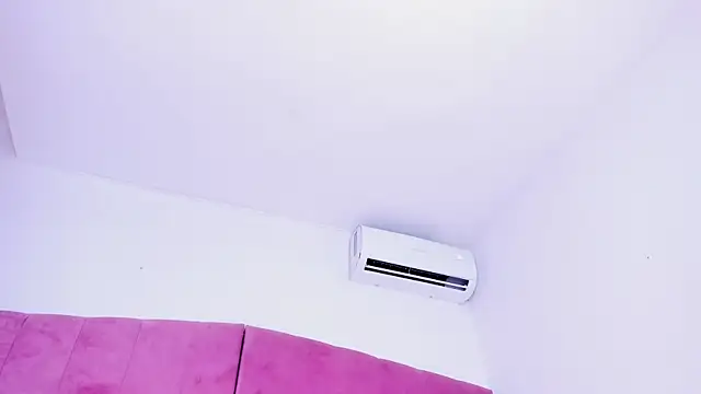 Bonnie 30  online show from February 2025 07:33:01 PM