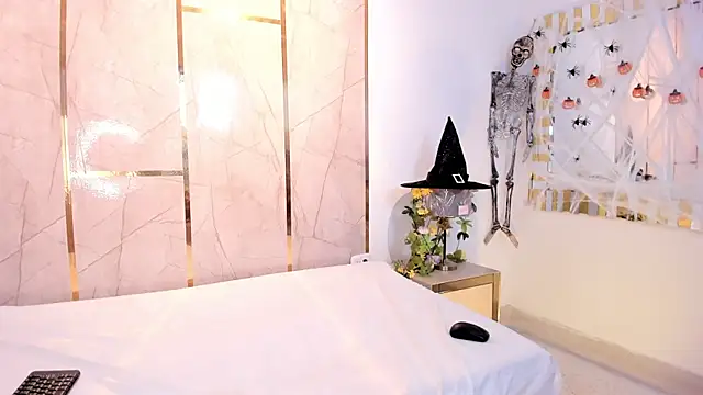 TylerBloom online show from October 2025 01:23:01 PM