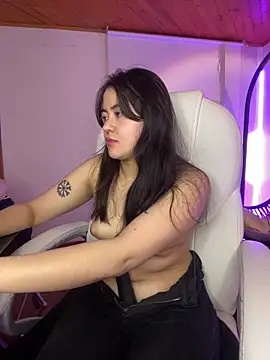 Camila pinkk online show from March 2026 01:56:01 PM