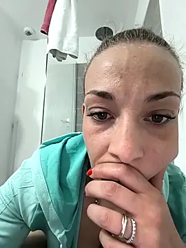 thefrenchkiss25 online show from March 2026 05:40:01 PM