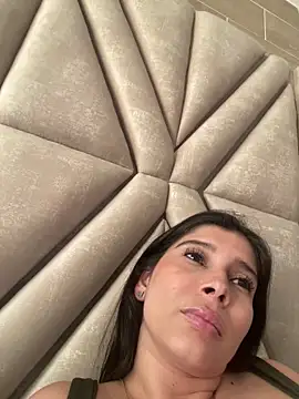 Snapshot of MilaRux chatting on March 2025 08:42:01 PM MilaRux online show from March 2025 08:42:01 PM