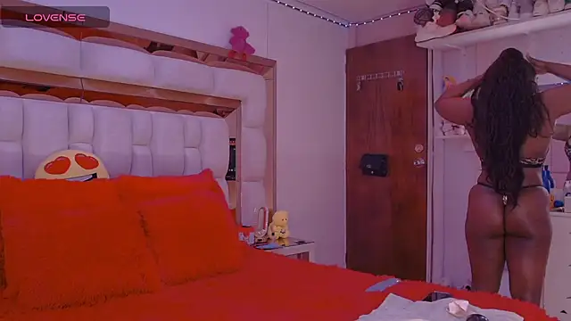 Snapshot of Aliana_Ross chatting on September 2025 09:20:01 AM Aliana Ross online show from September 2025 09:20:01 AM