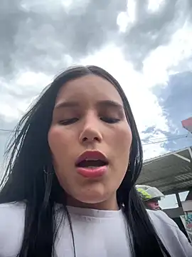 the queen of street online show from February 2026 06:32:01 PM