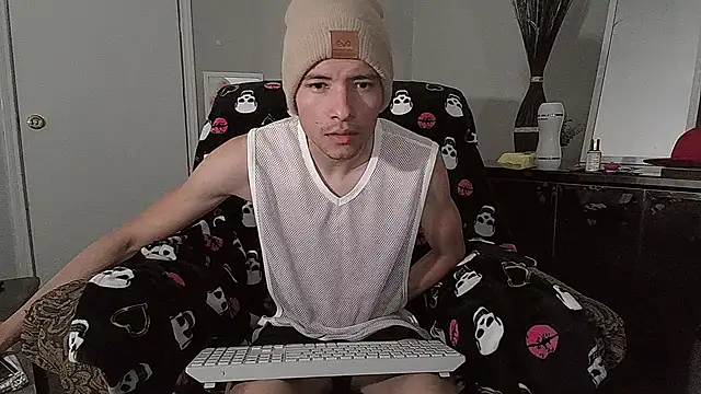 azzel19 online show from January 2025 01:08:01 AM