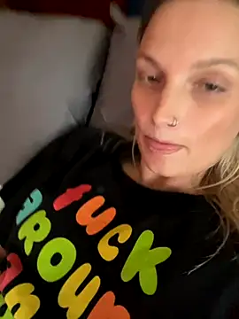 Snapshot of justpeachybaby chatting on September 2025 08:59:02 PM justpeachybaby online show from September 2025 08:59:02 PM