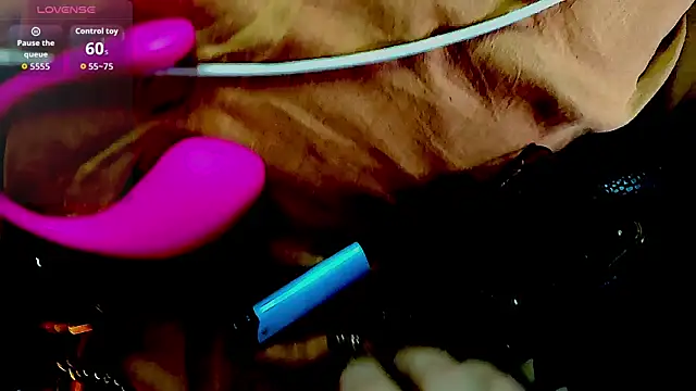 Snapshot of wawarruis chatting on October 2025 12:07:01 AM wawarruis online show from October 2025 12:07:01 AM