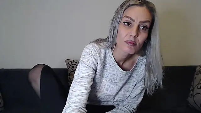 Snapshot of AshlineKatte chatting on October 2025 05:10:02 PM AshlineKatte online show from October 2025 05:10:02 PM