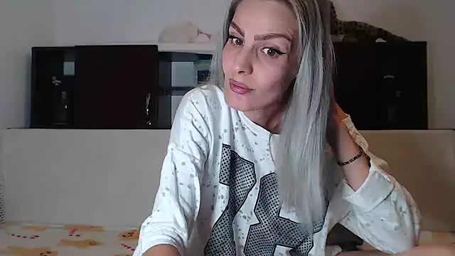 Snapshot of AshlineKatte chatting on October 2025 05:01:01 PM AshlineKatte online show from October 2025 05:01:01 PM