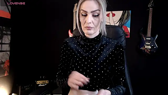 Snapshot of AshlineKatte chatting on March 2025 06:20:02 PM AshlineKatte online show from March 2025 06:20:02 PM