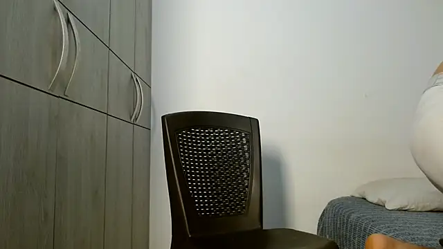 lonelydick2002 online show from October 2025 10:25:02 AM