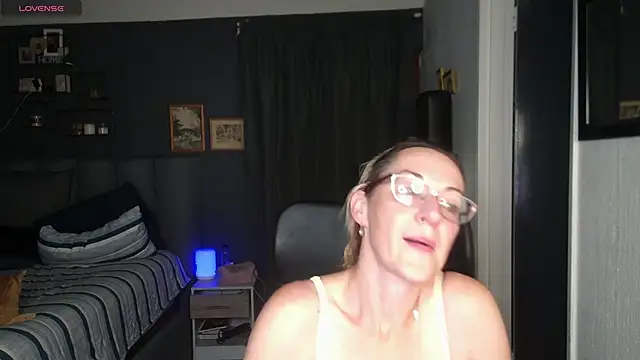 boeslaboes1 online show from September 2025 06:14:02 PM