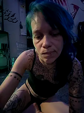 Snapshot of trashbrat chatting on October 2025 08:33:01 AM trashbrat online show from October 2025 08:33:01 AM