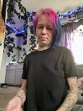 trashbrat online show from May 2026 08:23:01 PM