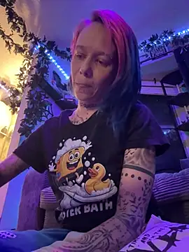 Snapshot of trashbrat chatting on June 2026 05:03:02 AM trashbrat online show from June 2026 05:03:02 AM