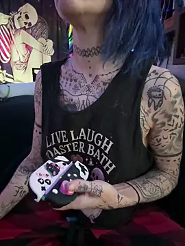 Snapshot of trashbrat chatting on June 2026 11:53:01 AM trashbrat online show from June 2026 11:53:01 AM