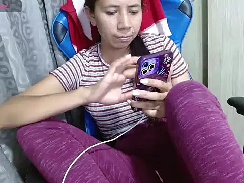 Danielagomez33 online show from April 2026 12:59:02 AM