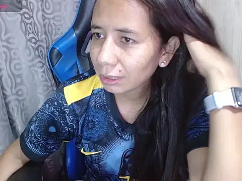 Danielagomez33 online show from May 2026 11:51:02 PM