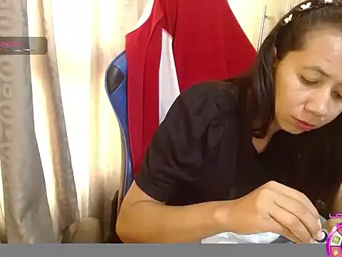 Danielagomez33 online show from April 2026 12:18:02 PM